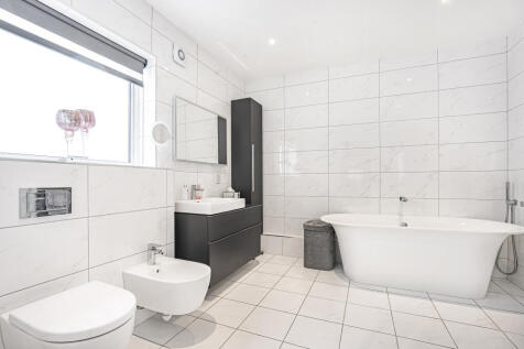 En-Suite Bathroom