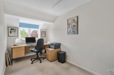 Bedroom 5/Study