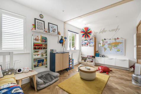 Playroom/Bedroom