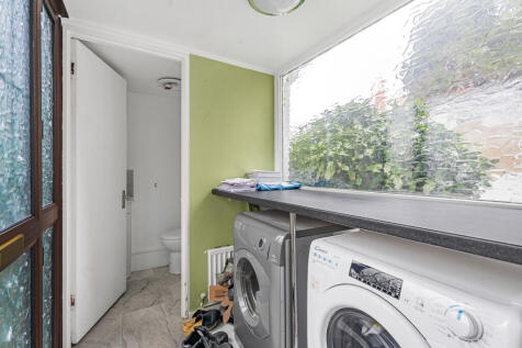 Utility Room/Cloakroom