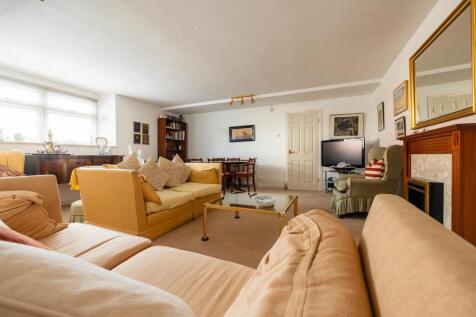 23 Scholars Court-19.jpg