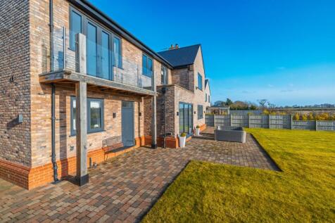 5 Stables Close re-shoot-15.jpg
