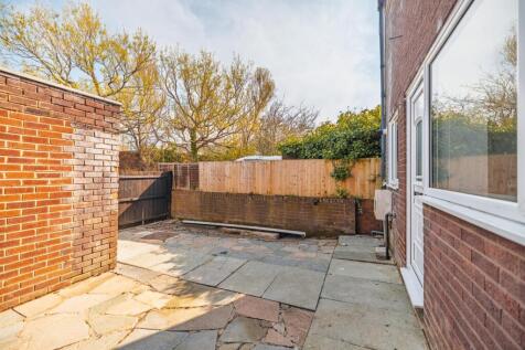9 Churchill Way-16.jpg