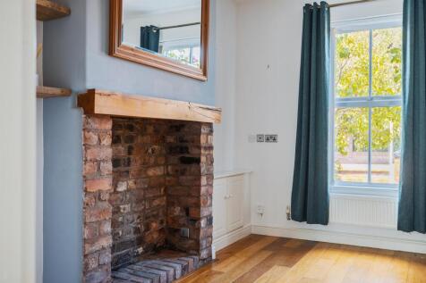 11 Leighton Rd Cottage-11.jpg