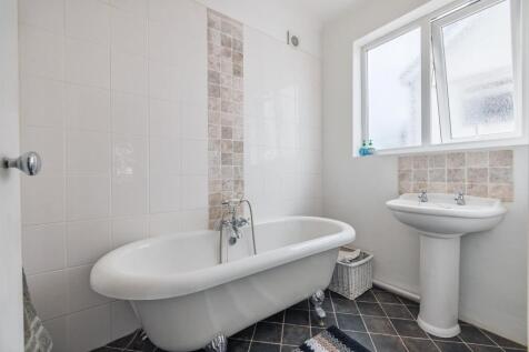 15 Claremount Way-19.jpg