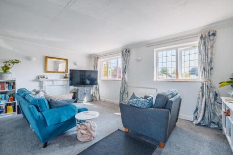 8 Ashtree Farm Court-25.jpg