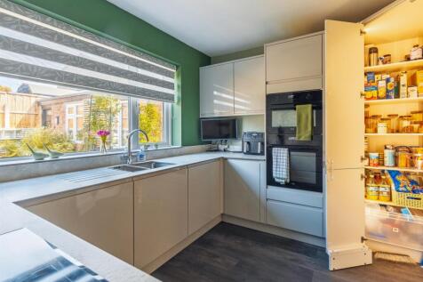 4 Bushell Close-38.jpg