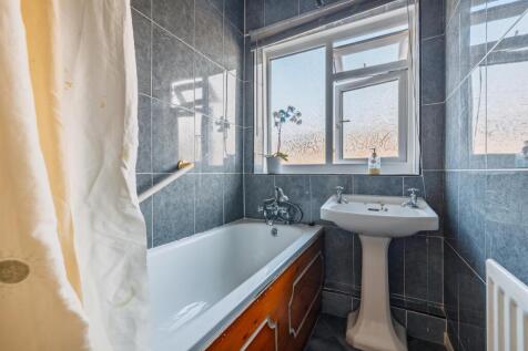 4 Bushell Close-52.jpg