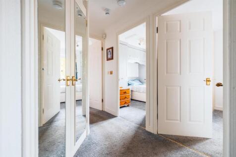 42 Hamilton court-15.jpg