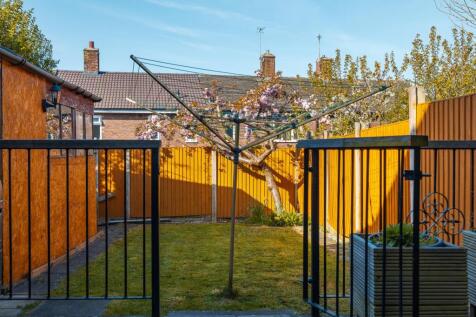 17 Shakespeare Rd-19.jpg