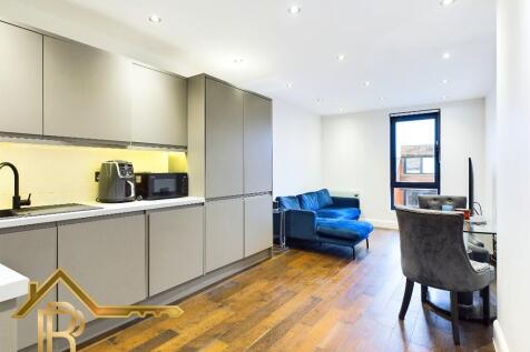 LOUNGE/KITCHEN