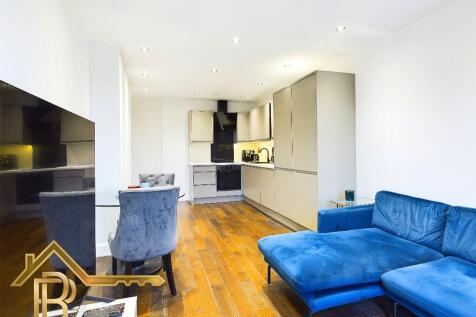 LOUNGE/KITCHEN