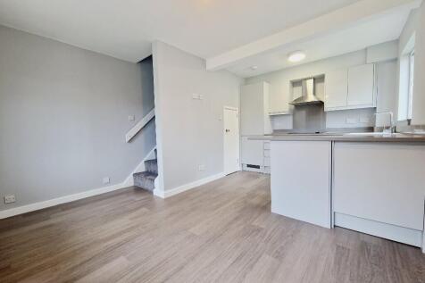 LOUNGE/KITCHEN