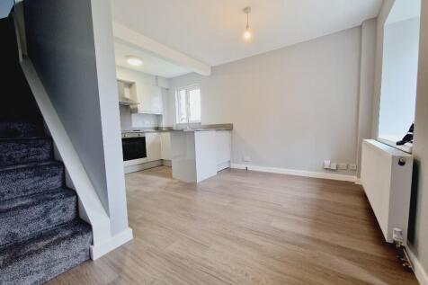 LOUNGE/KITCHEN