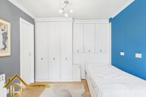 CAM03016G0-PR0043-STILL002