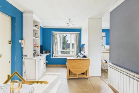 CAM03016G0-PR0043-STILL003