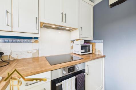 CAM03016G0-PR0043-STILL008