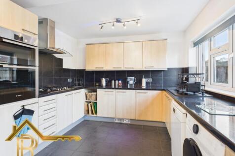 CAM03016G0-PR0046-STILL011