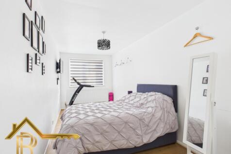 CAM03016G0-PR0046-STILL015