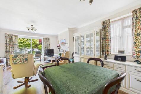 CAM04018G0-PR0238-STILL005