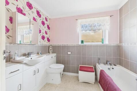 CAM04018G0-PR0238-STILL006