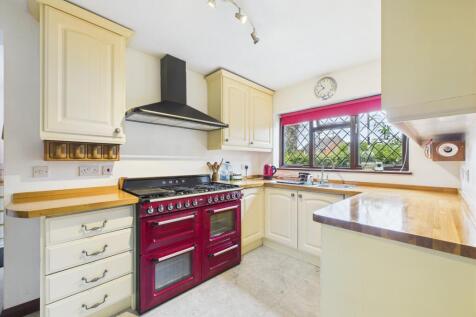 CAM04018G0-PR0263-STILL002