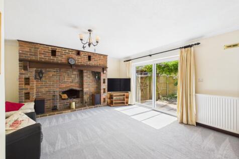 CAM04018G0-PR0234-STILL019