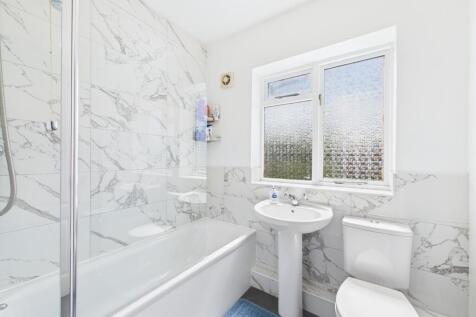 CAM04018G0-PR0234-STILL008