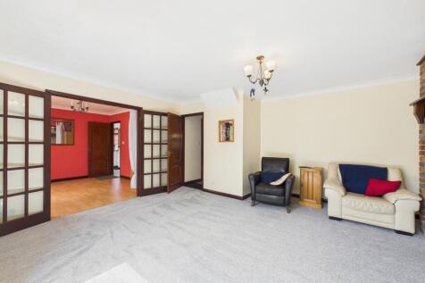 CAM04018G0-PR0234-STILL021