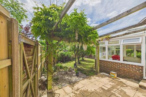 CAM04018G0-PR0234-STILL027