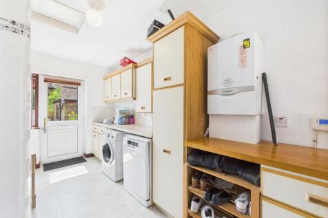 CAM04018G0-PR0234-STILL014