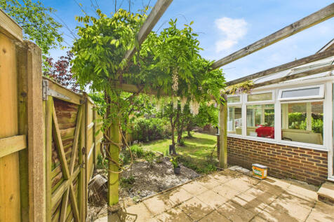 31ca941b-CAM04018G0-PR0234-STILL027