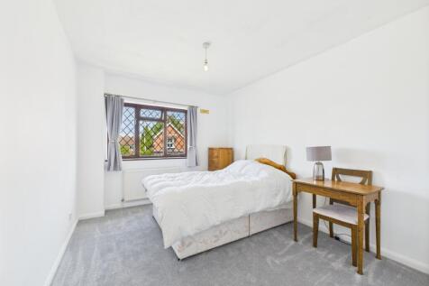 CAM04018G0-PR0234-STILL006