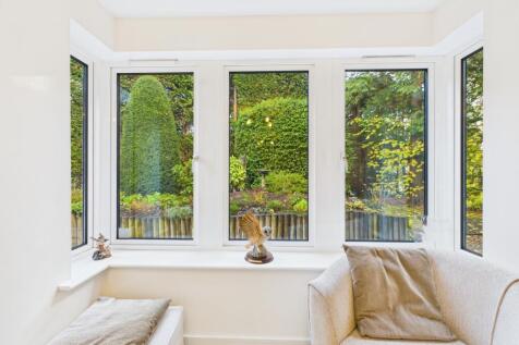 CAM04018G0-PR0399-STILL006