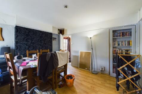 CAM01872G0-PR0081-STILL006.jpg