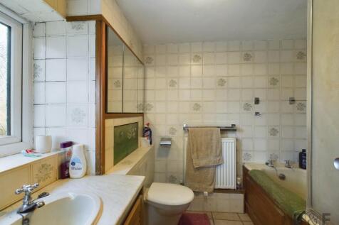 CAM01872G0-PR0264-STILL015.jpg
