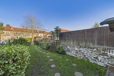 CAM01872G0-PR0310-STILL023.jpg