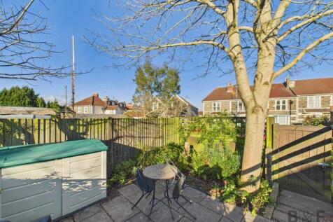 CAM01872G0-PR0310-STILL020.jpg