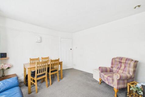 CAM01872G0-PR0351-STILL006.jpg
