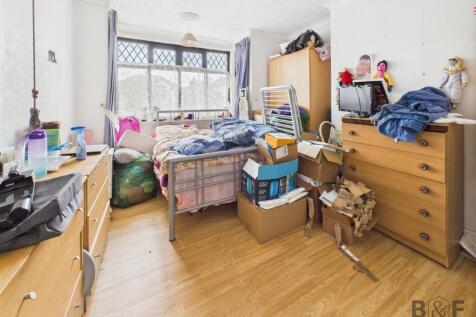 CAM01872G0-PR0353-STILL009.jpg