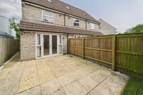 CAM01872G0-PR0375-STILL004.jpg