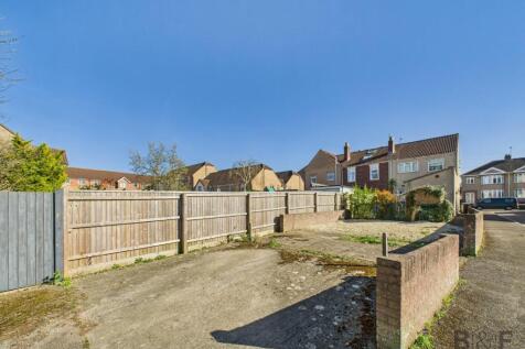 CAM01872G0-PR0332-STILL014.jpg