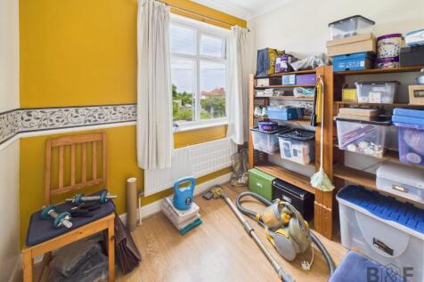 CAM01872G0-PR0398-STILL010.jpg