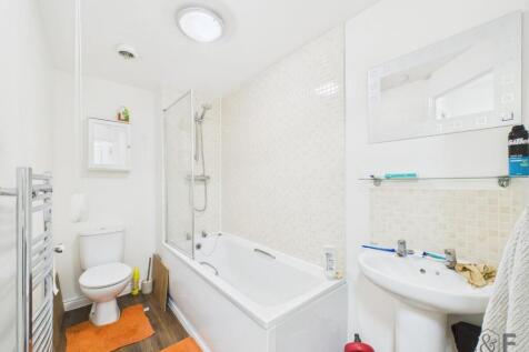 CAM01872G0-PR0417-STILL008.jpg