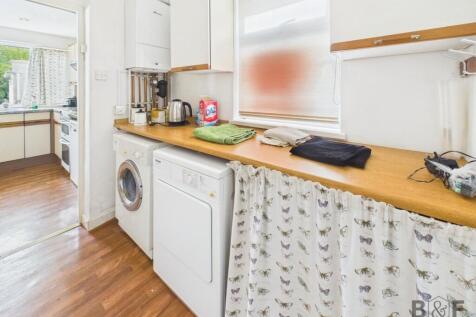 CAM01872G0-PR0453-STILL004.jpg