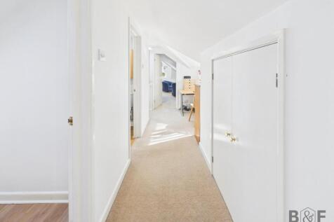 CAM01872G0-PR0483-STILL022.jpg