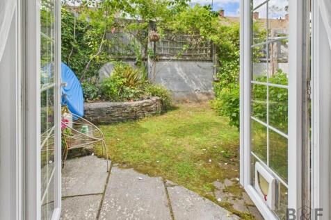 CAM01872G0-PR0413-STILL011.jpg
