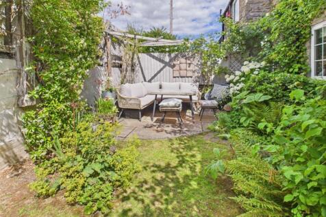 CAM01872G0-PR0413-STILL014.jpg