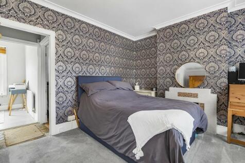Bedroom 1 (2)