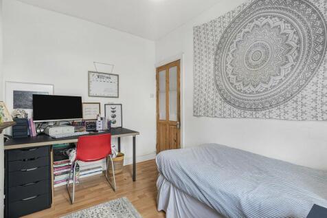 Bedroom 2 (2)